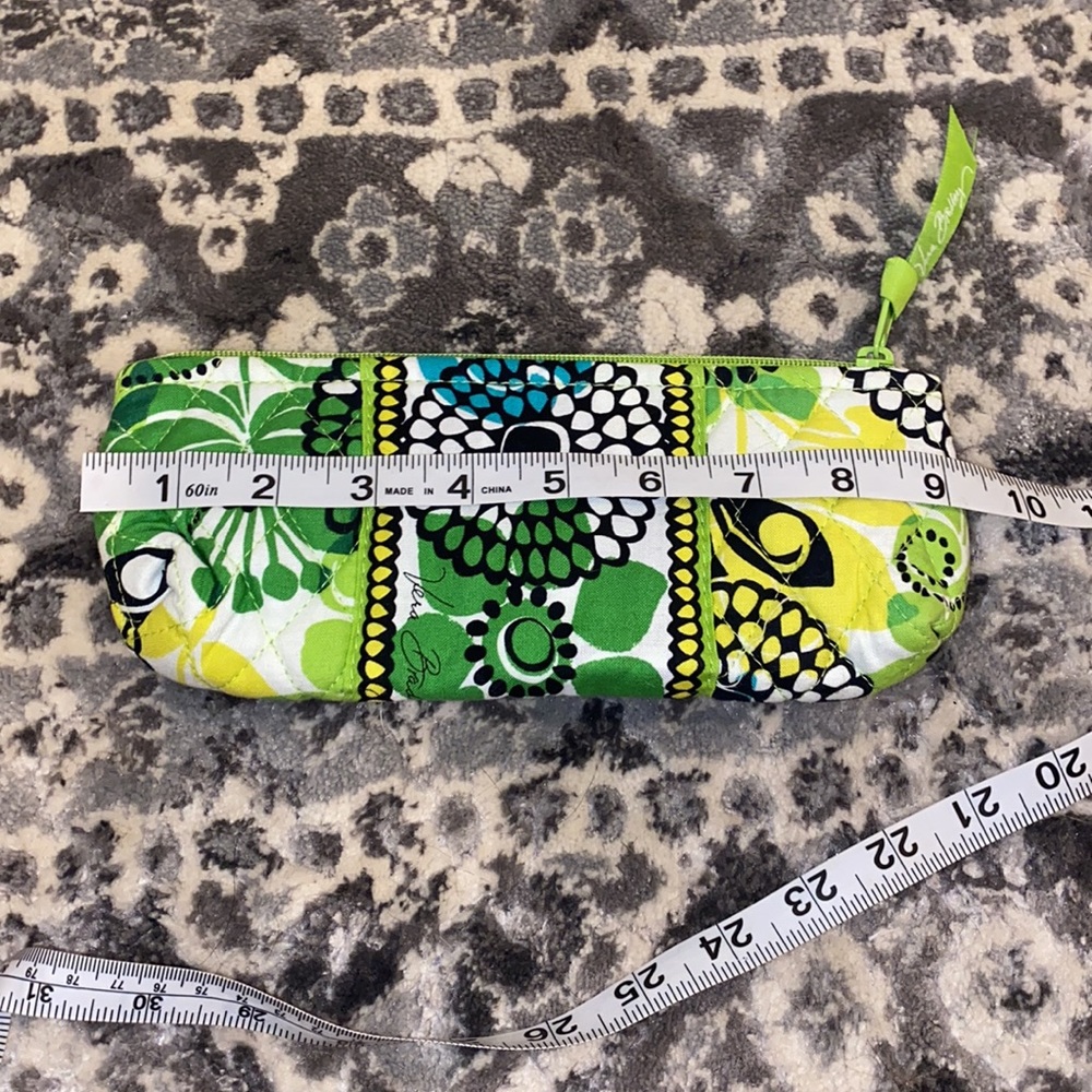 Vera Bradley makeup case small compact bag with zipper closure - Picture 3 of 7